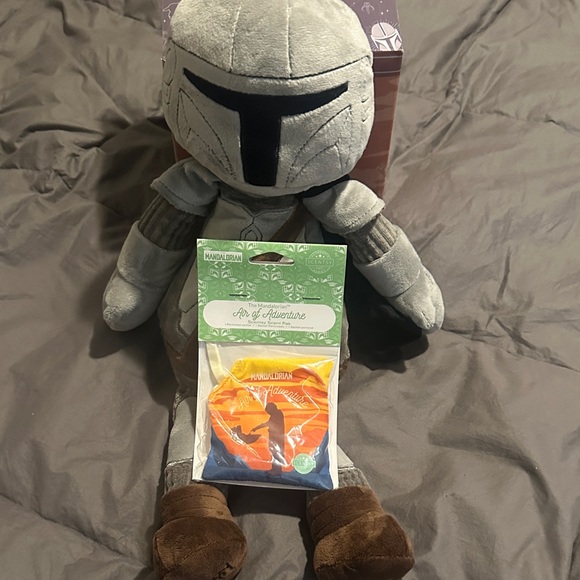Scentsy The Mandalorian Plush with Air of Adventure Scent - Picture 2 of 4